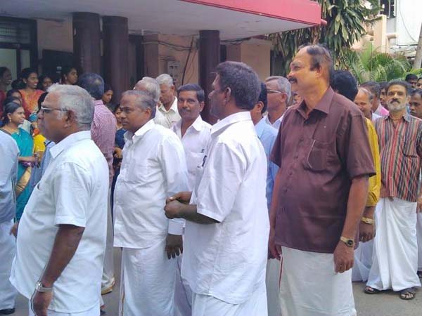 நெசவாளர்களுக்கு வேலை