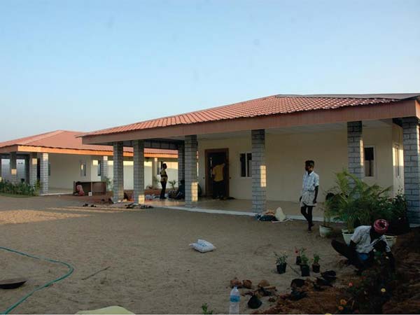 ஹைடெக் குடில்கள்