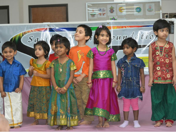 பரிசளிப்பு விழாவில் ’டெஸ்லோ’ ஜெய் விஜயன்