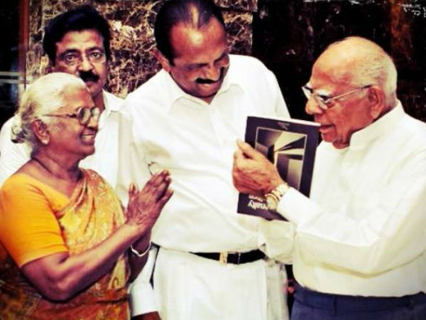 மகிழ்ந்த அற்புதம்மாள் மகிழ்ந்த அற்புதம்மாள்