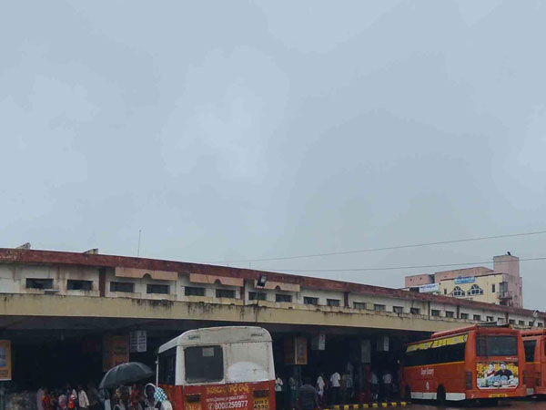 ஆந்திரா பஸ்கள் நிறுத்தம்