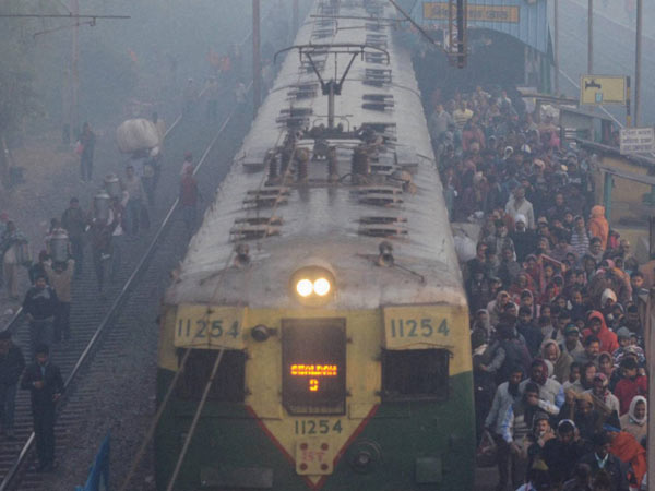 ரயில்களில் கூட்டம்