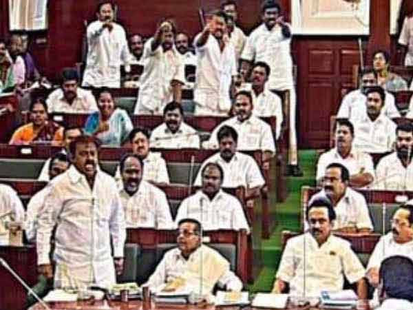 விஜயகாந்த்தை டபாய்த்த ராதிகா