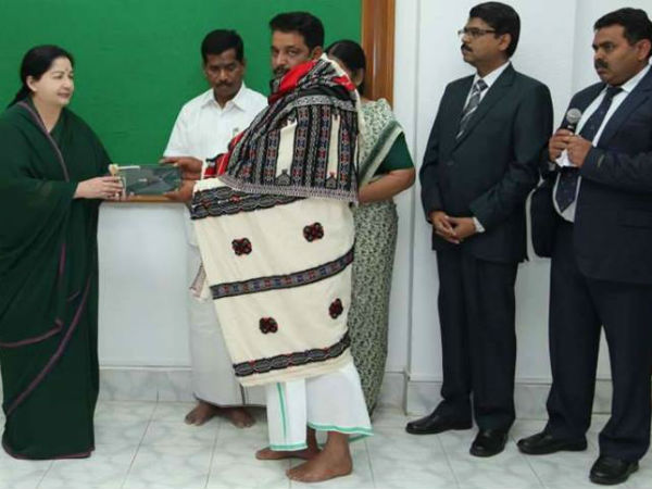 பழங்குடியின மக்களுக்கு