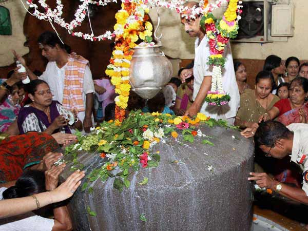 நள்ளிரவு வழிபாடு