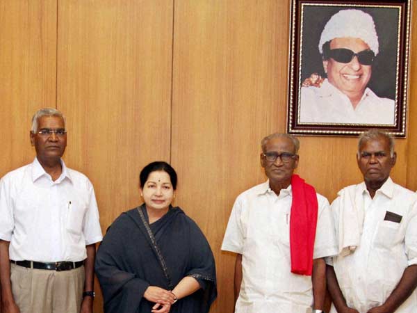 அதெப்படி கையெழுத்து போடுறது? 