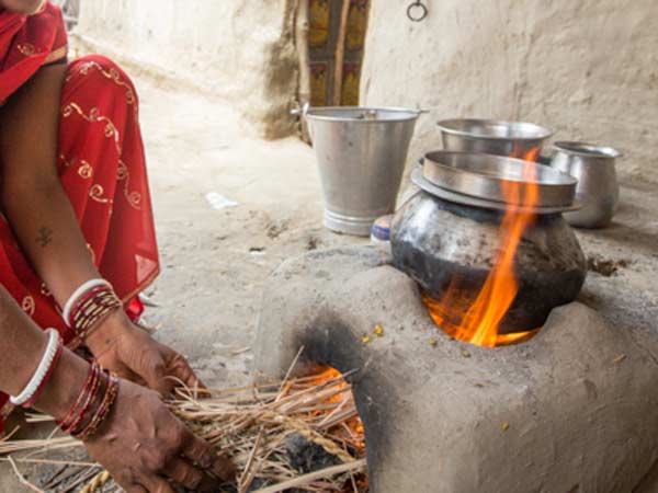 அடுப்படியில் வேகும் பெண்கள்: