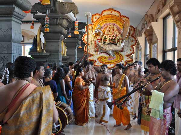 ஈழத்திலிருந்து மங்கள இசை