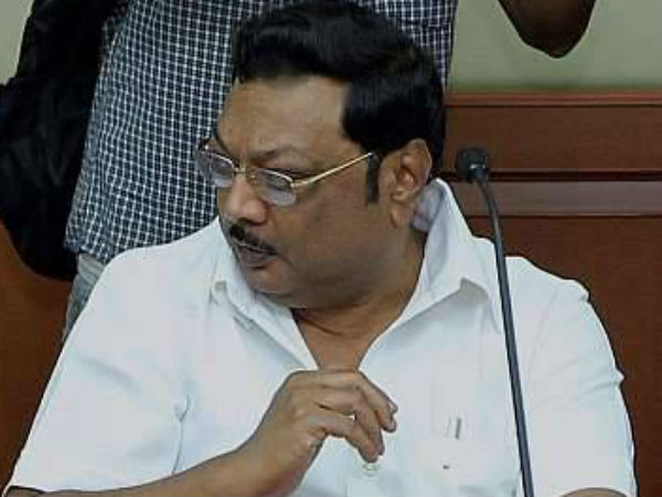 பட்டவர்த்தனமாக பேசும் அழகிரி