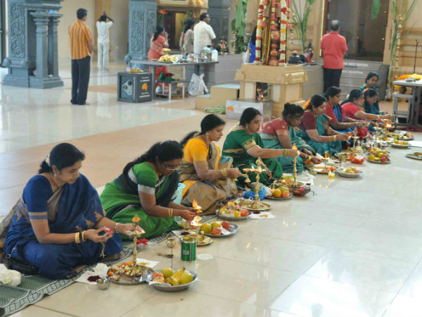 குத்துவிளக்கு பூஜை