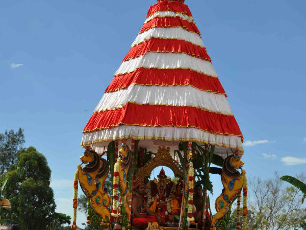அடைமழையில் தேர்