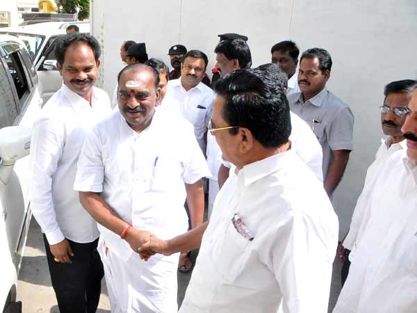 மாவட்ட நிர்வாகிகளுடன் ஆலோசனை