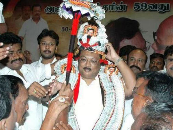 பிரமாண்ட பிறந்த நாள் விழா