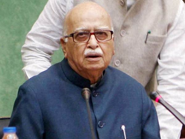 ஓரம் கட்டப்பட்ட பெருந்தலைகள் ஓரம் கட்டப்பட்ட பெருந்தலைகள்