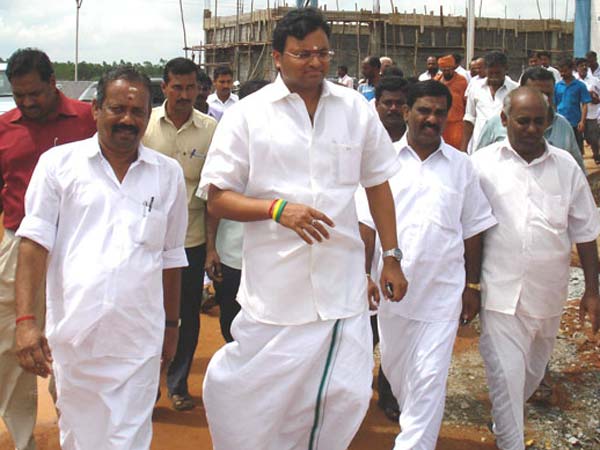 மெத்தப் படித்தவர்