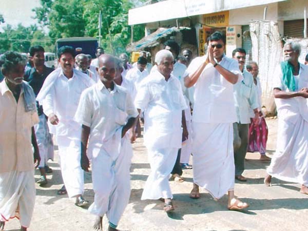 தந்தையுடன் அரசியல்