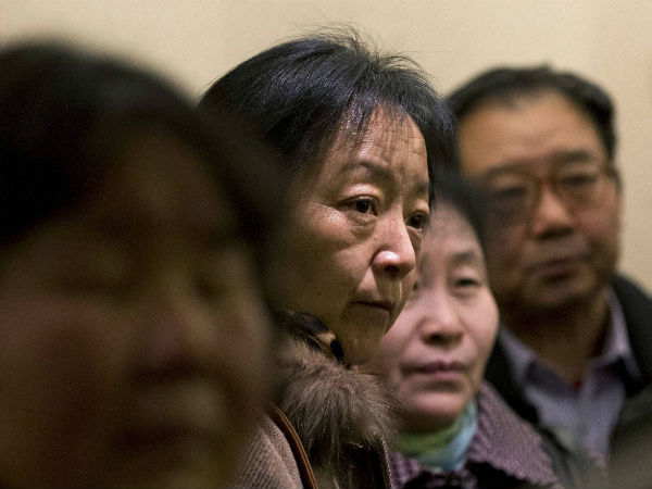 தண்ணீர் பாட்டில் தாக்குதல்: