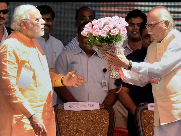 அத்வானி வீடே கதி