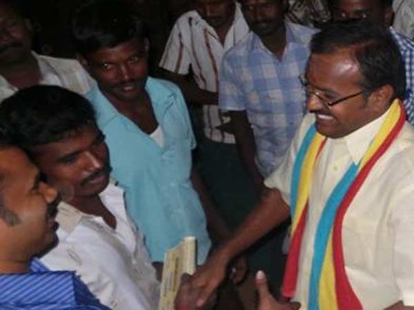 தனியா நின்னாவே ஜெயிச்சிருக்கலாமே