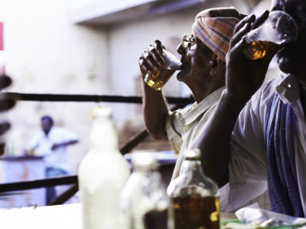 கேஸ் கேஸாக வாங்கிக் குடிக்கும் கட்சிகள்