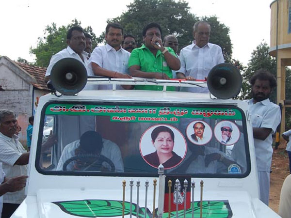 ஆக்டருங்க வேற...