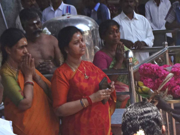 காந்தி அழகிரி வழிபாடு