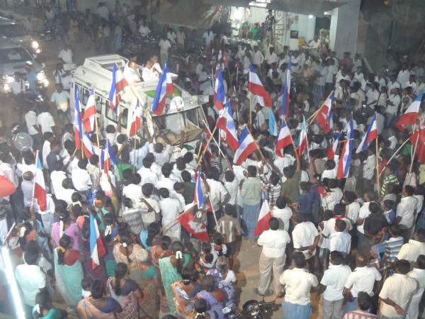 வாழ்வு செழிக்க.. மீனவர் உயிர் காக்க