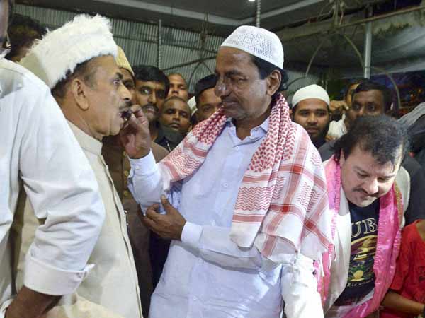 தெலுங்கானாவில் காங்கிரஸ்- டி.ஆர்.எஸ்.