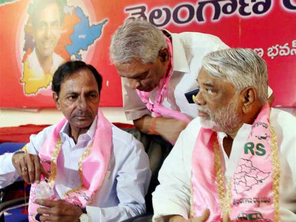 தனித்து போட்டி..