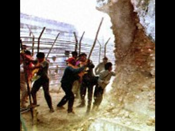 குஜராத்தில் வைத்து இடிப்பு பயிற்சி: