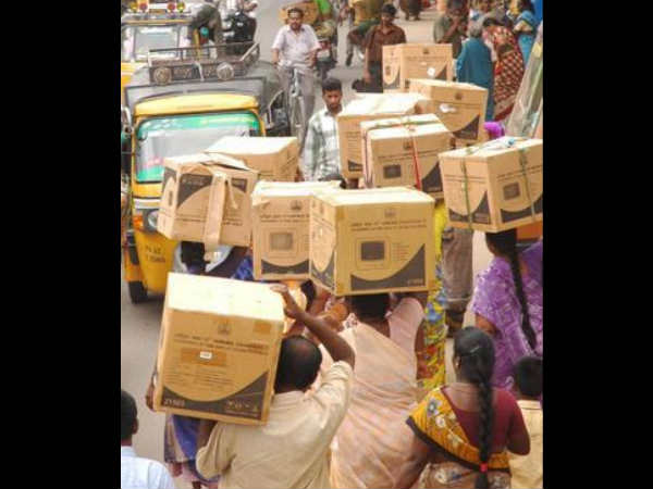 டிவி கொடுத்து கெடுத்துட்டாங்க