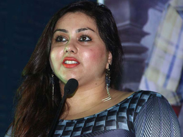 காங்கிரஸே பிடிக்காதே.. நமீதா 