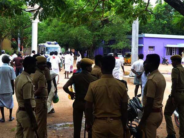 திரும்பத் தந்துடுவோம்....