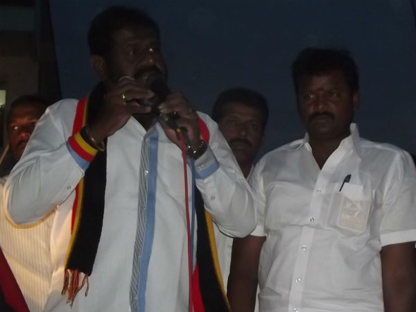 அதிமுகவில் சொத்துக் குவிப்பு