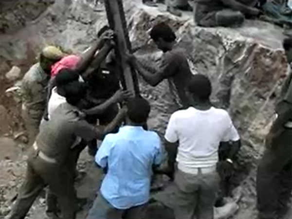 Child falls Into borewell near Sankarankovil