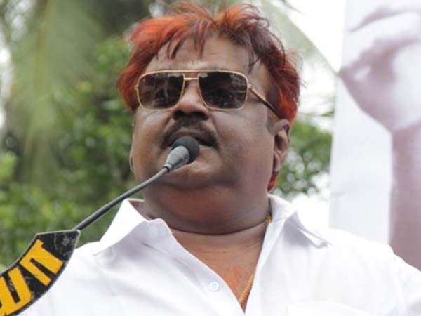 கண்ணீரை துடைத்த விஜயகாந்த்
