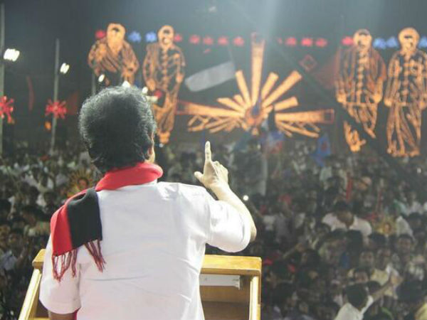 காரிலும், வேனிலும் வந்து