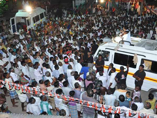 இருவருமே துரோகம்