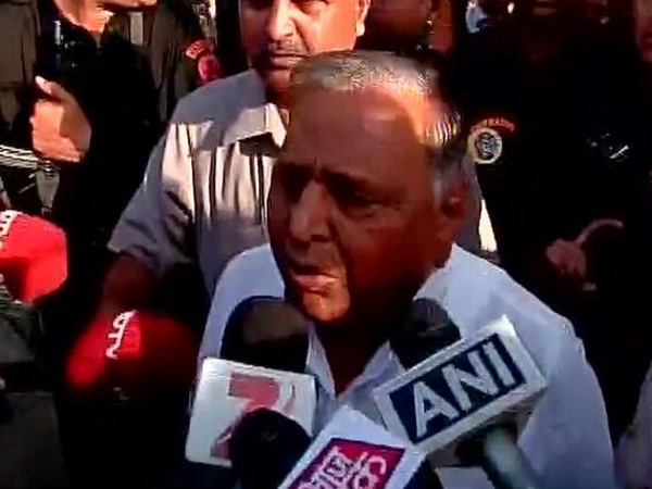 Mulayam Singh Yadav casts his vote