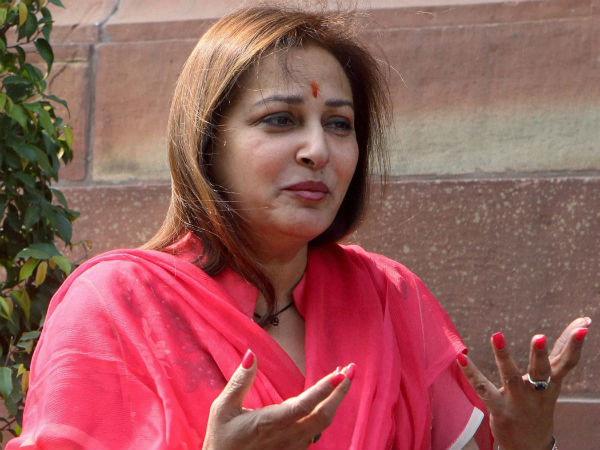 நட்பிற்காக பிரசாரம்