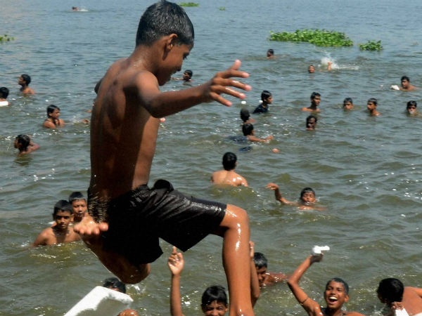 ஏரி குளங்களில்