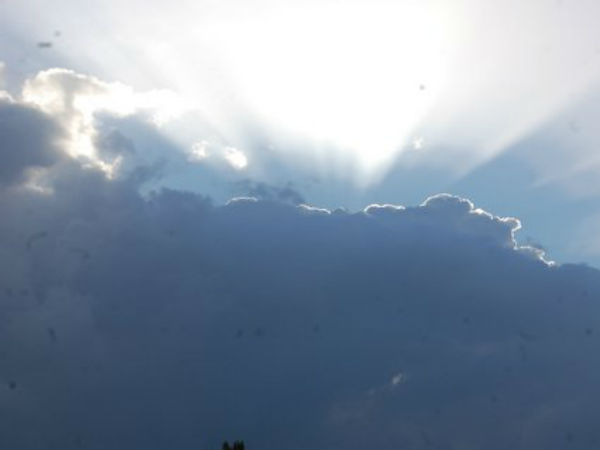 வெயிலோடு மேகமூட்டம்