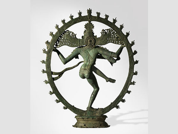 அரிலூர் கிராமத்தின் கோயிலில் இருந்து திருடி...