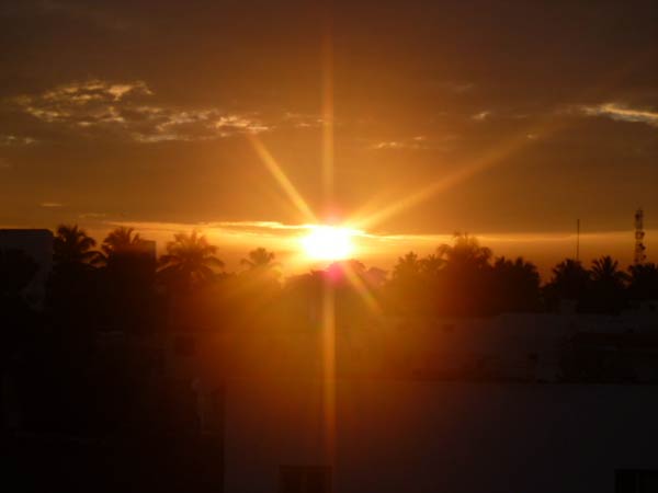 பேர் பாடியுடன் உக்காந்தாதான் சுகம்