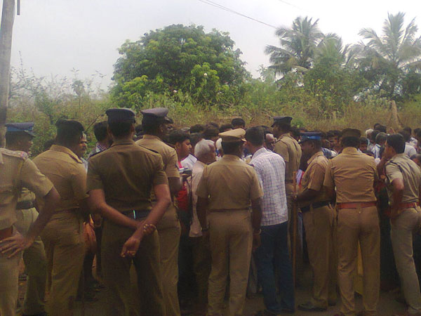 போலீசார் கண்காணிப்பு