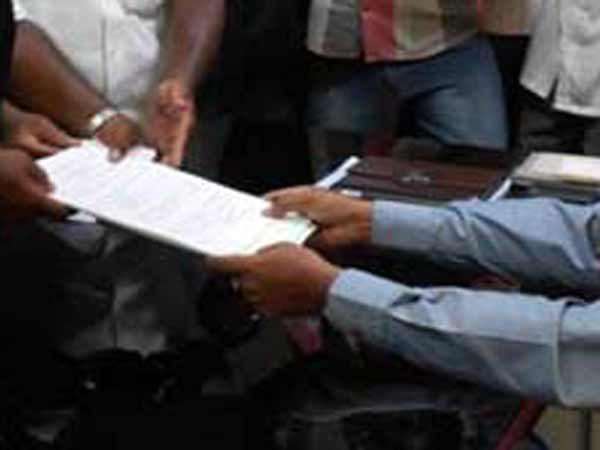 வேட்புமனு பட்டியலில் தகவல்