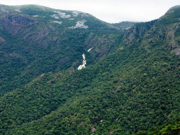 Tourists throng Kolli hills Tourists throng Kolli hills