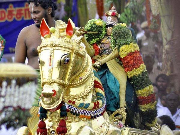 மலைக்கு புறப்படும் அழகர்