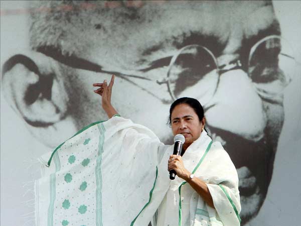 தூண்டிவிட்ட மம்தா