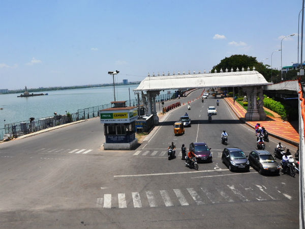 Communal clashes between Sikhs and Muslims in Hyderabad, 4 killed in police firing 